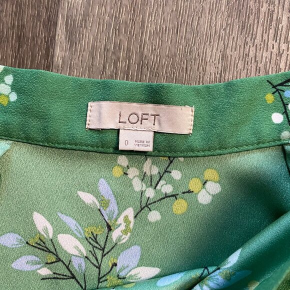 Loft Green Floral Wrap Skirt Size 0 - Picture 3 of 7